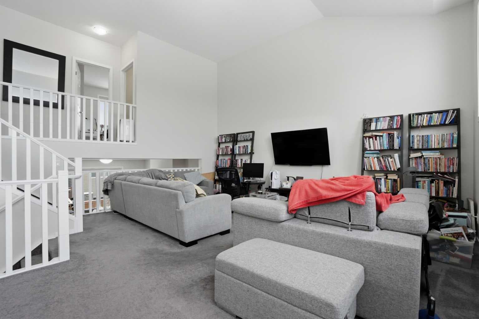 33 Carringwood Street NW