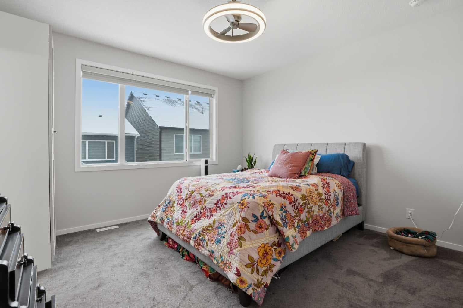33 Carringwood Street NW