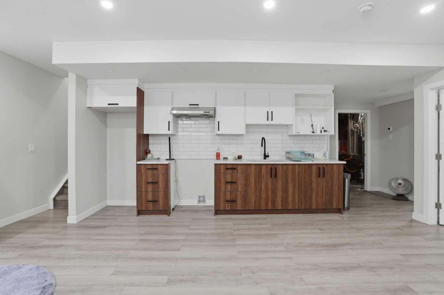 33 Carringwood Street NW