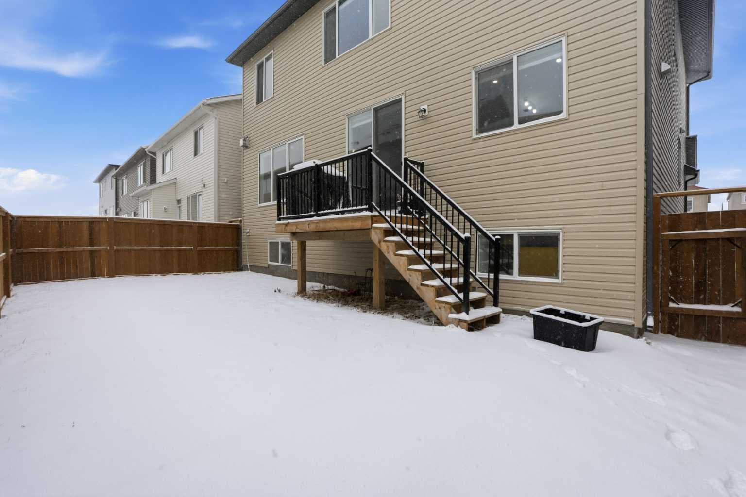 33 Carringwood Street NW