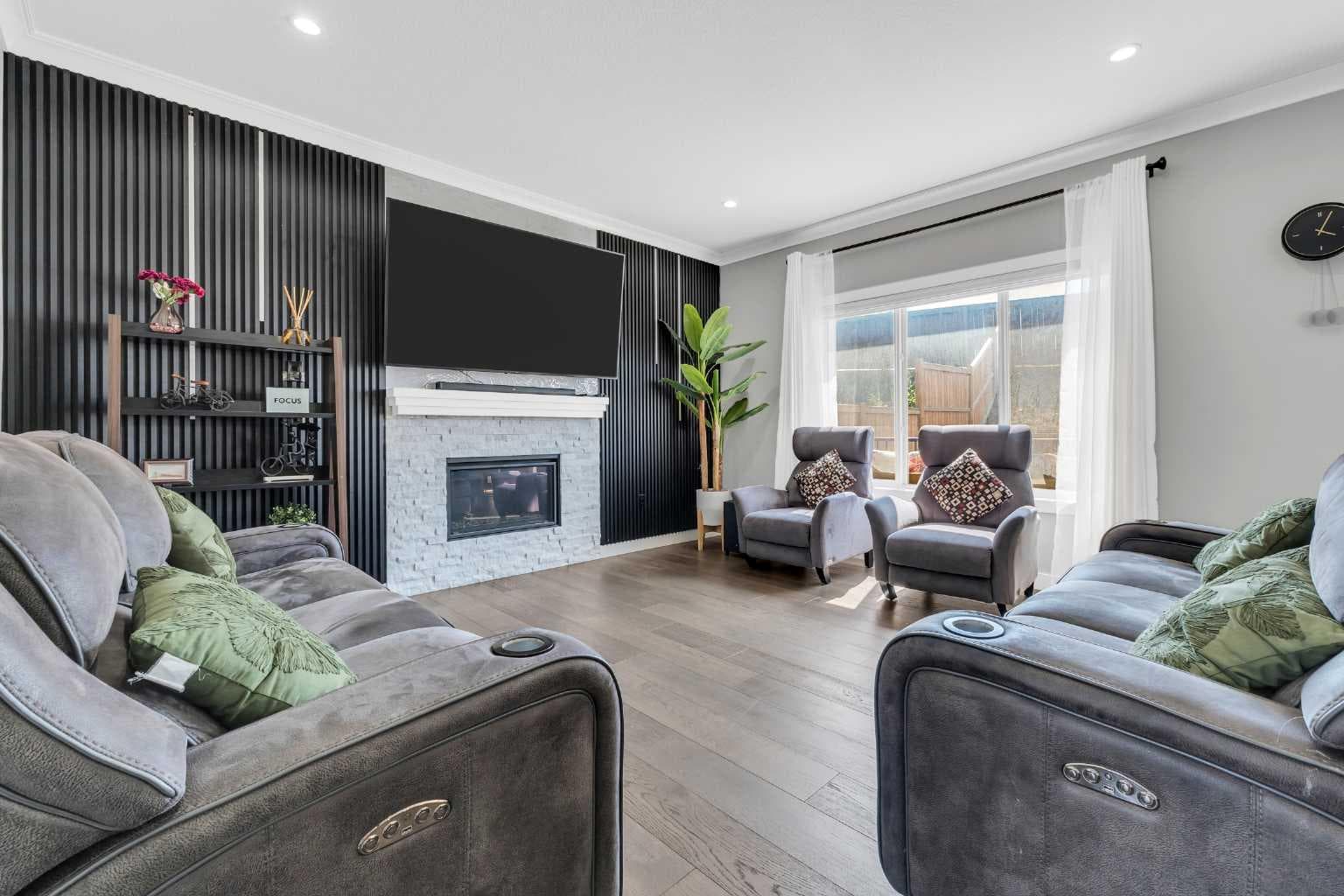 131 Sherview Grove NW