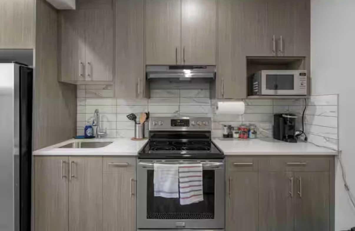 131 Sherview Grove NW