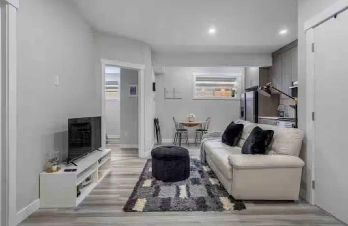 131 Sherview Grove NW