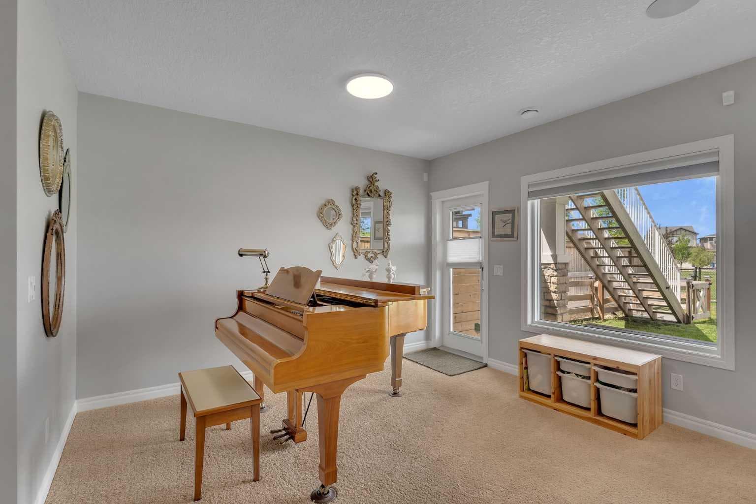 347 Hillcrest Heights SW