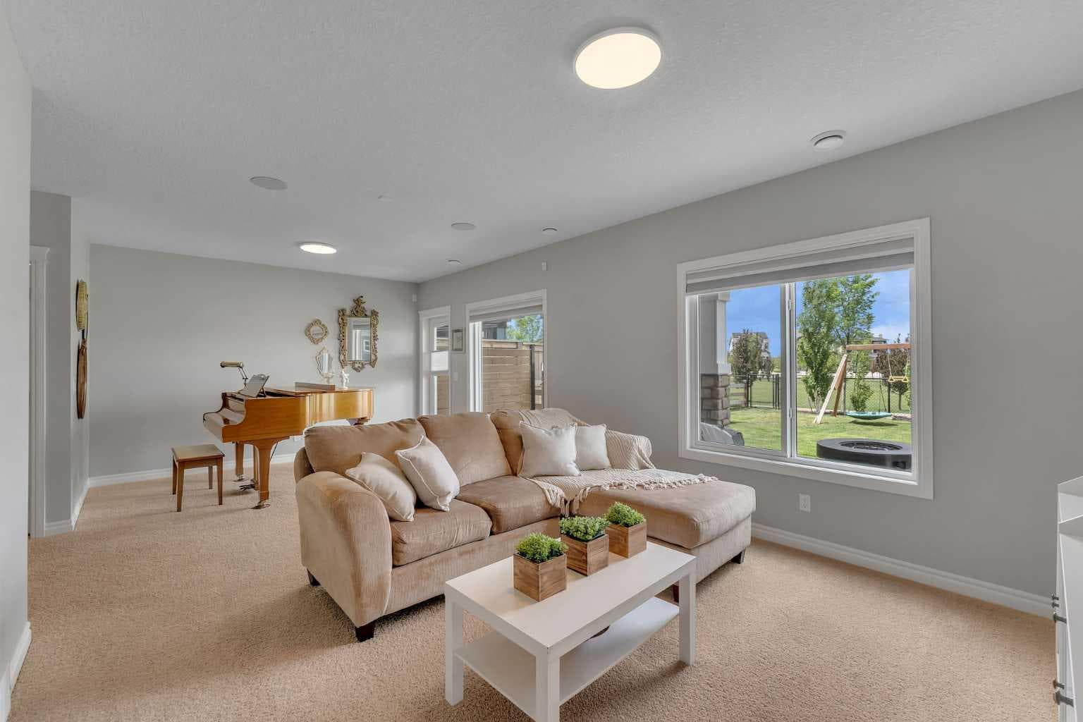 347 Hillcrest Heights SW