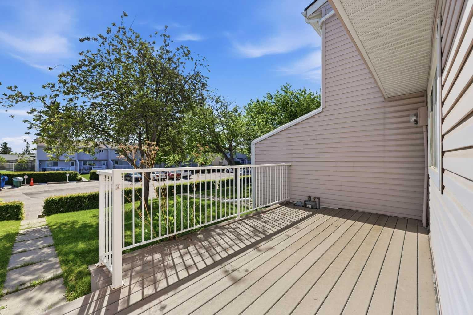 222 Marlborough Way NE