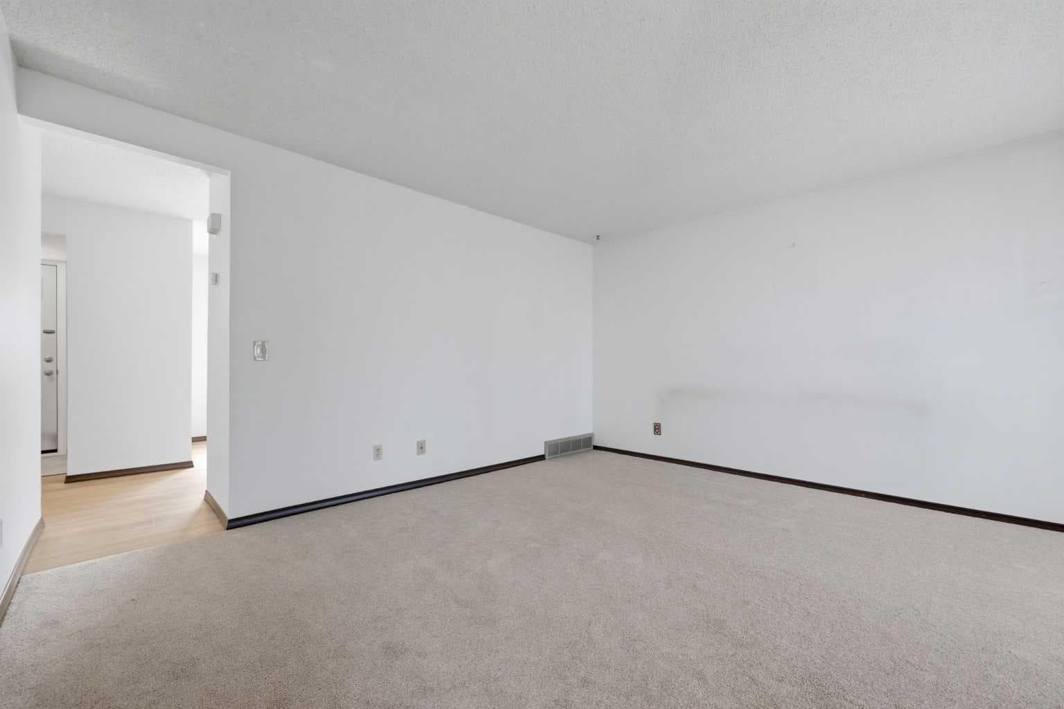 222 Marlborough Way NE
