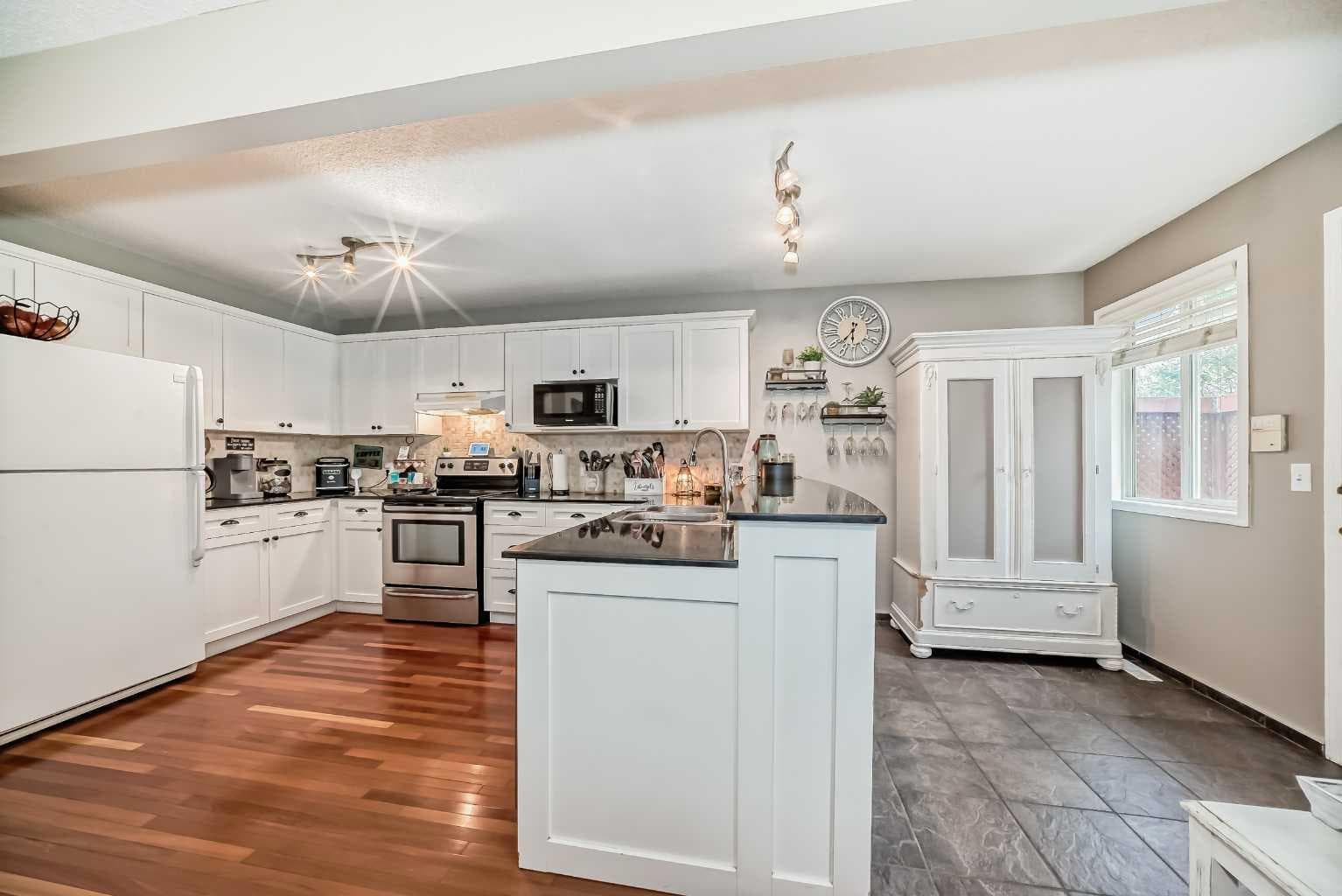 132 Hidden Hills Road NW