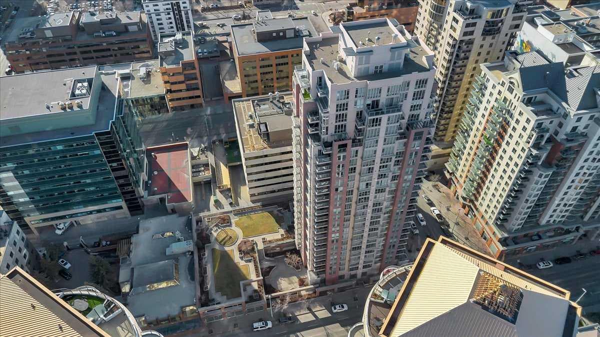 804, 650 10 Street SW
