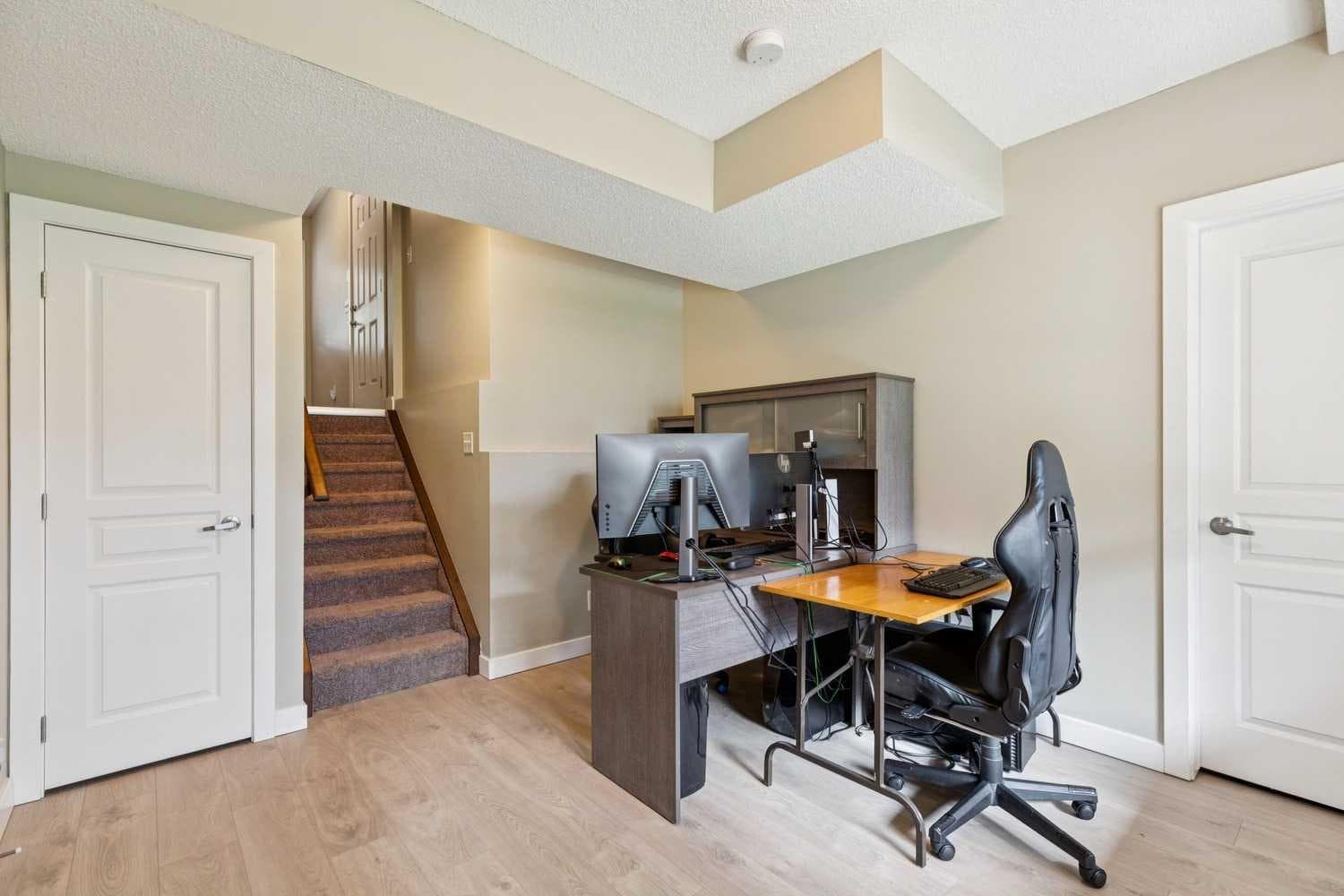 55 Panatella Road NW