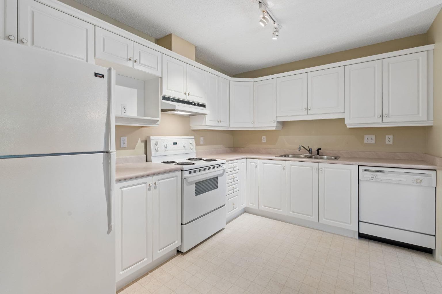 3208, 3208 Hawksbrow Point NW