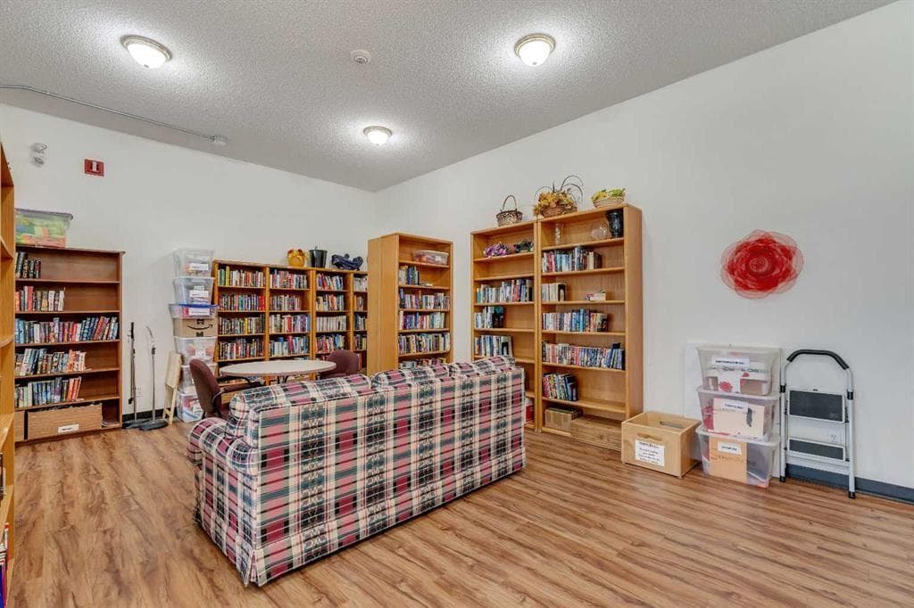 3208, 3208 Hawksbrow Point NW