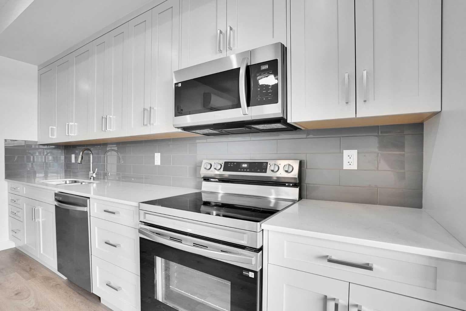3302`, 3700 Seton Avenue SE