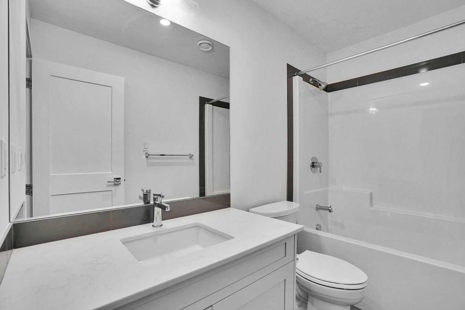 3302`, 3700 Seton Avenue SE