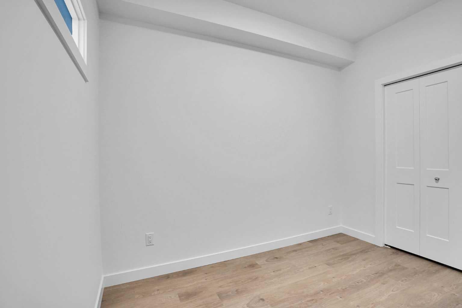 3302`, 3700 Seton Avenue SE