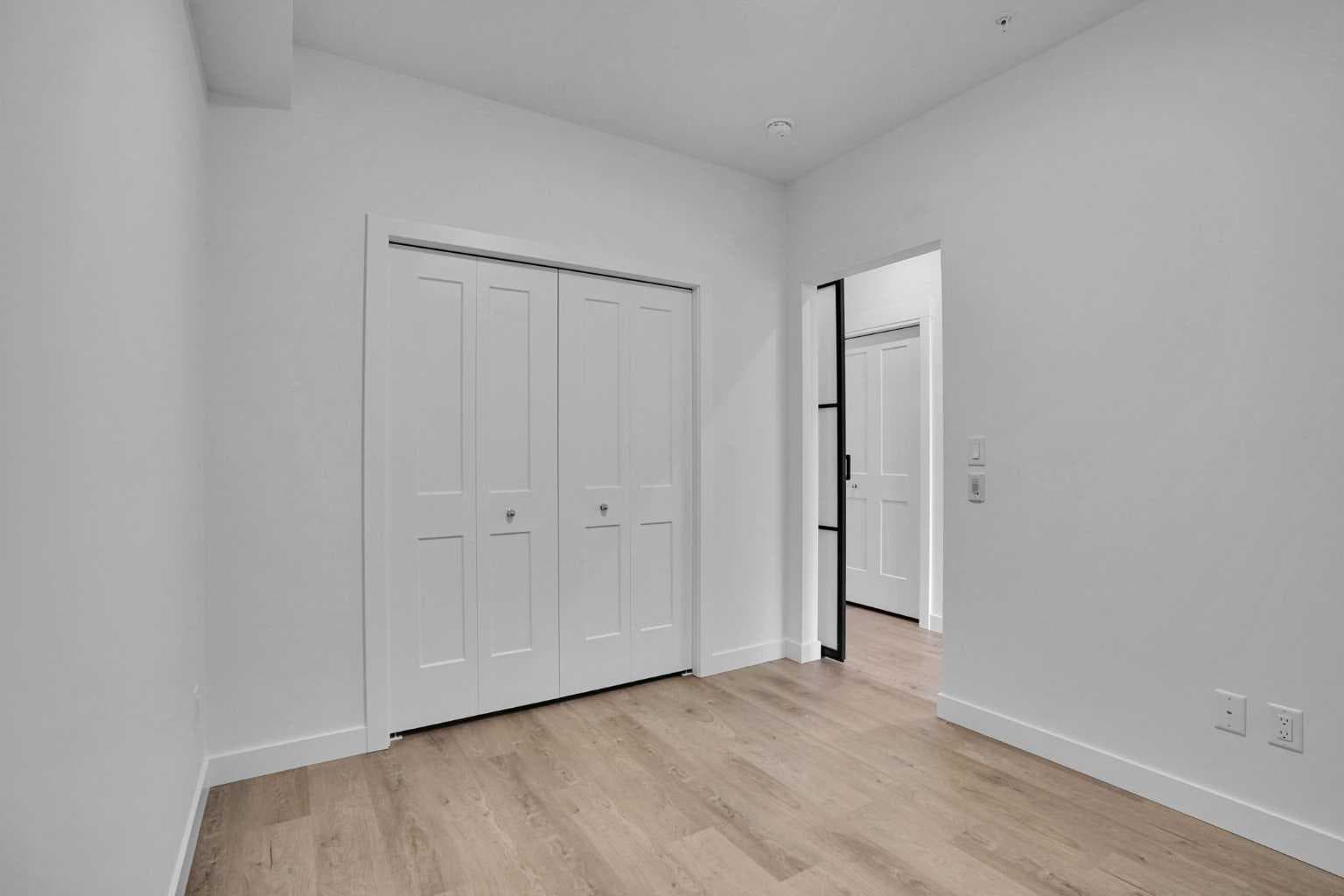 3302`, 3700 Seton Avenue SE