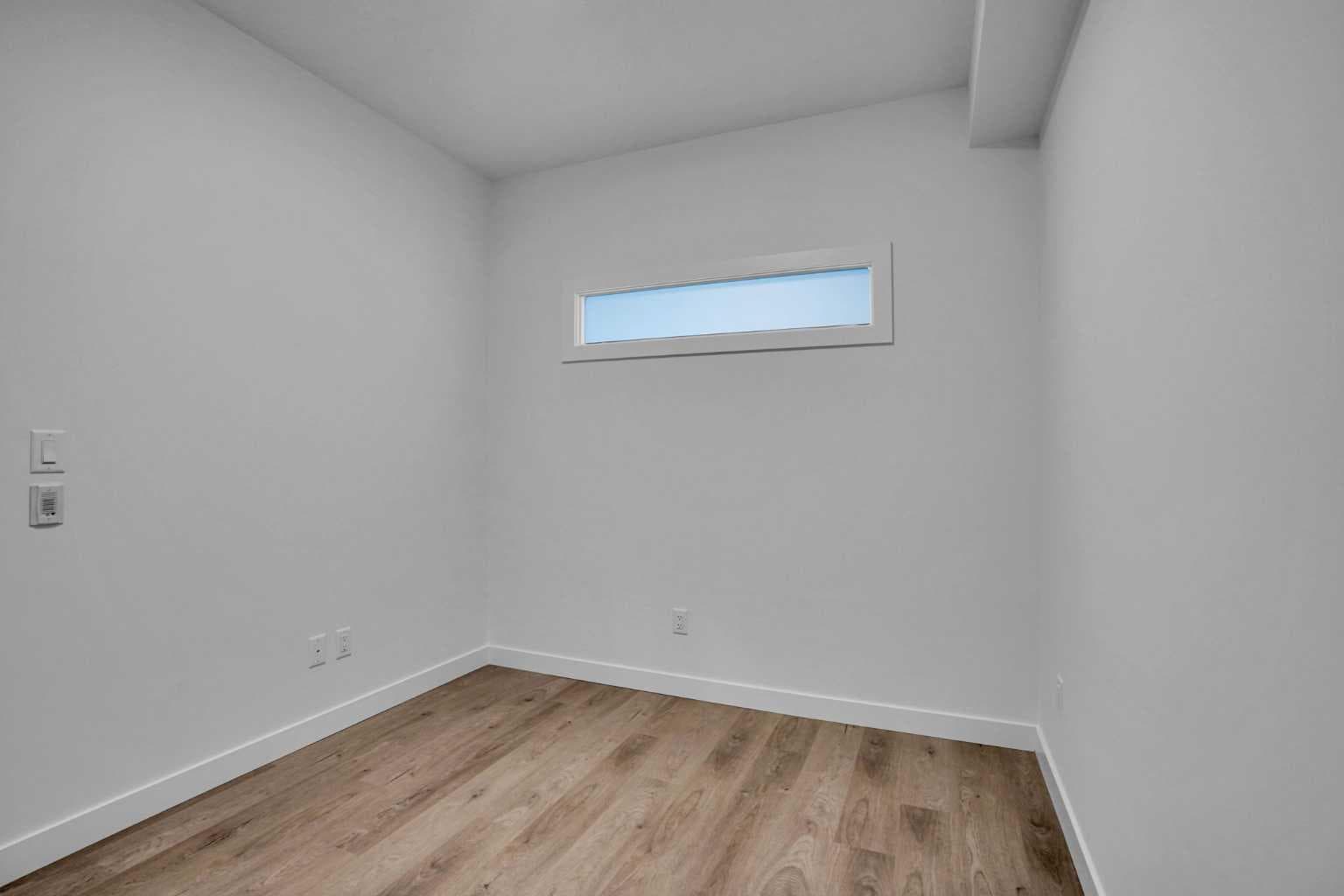 3302`, 3700 Seton Avenue SE