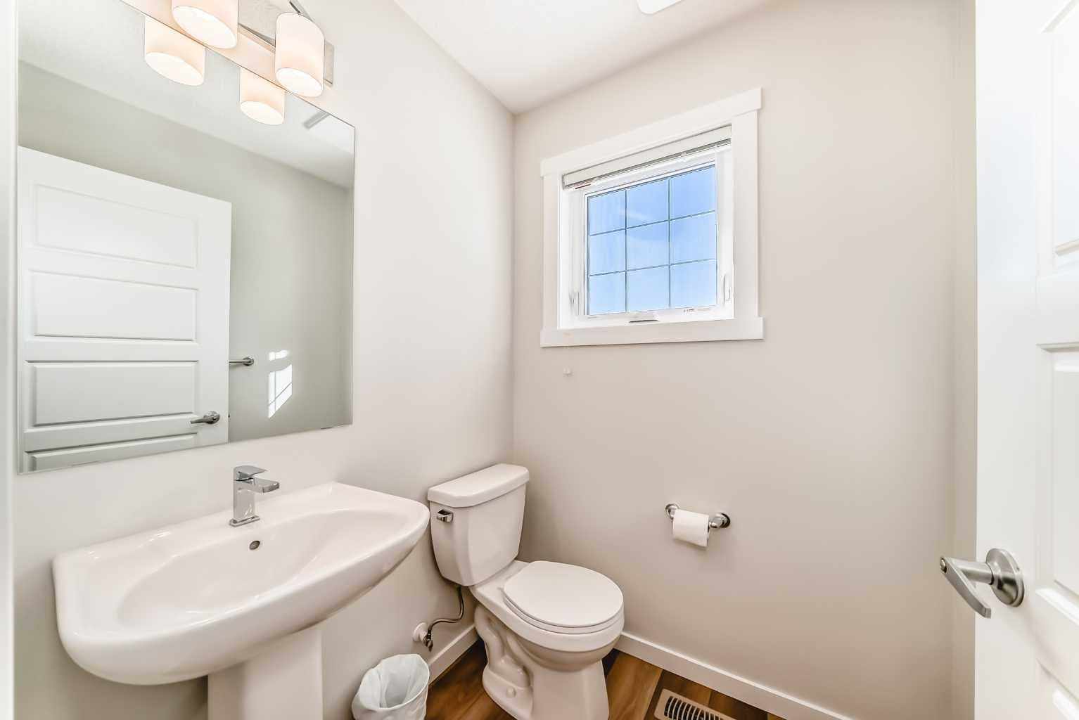 272 Cranbrook Square SE