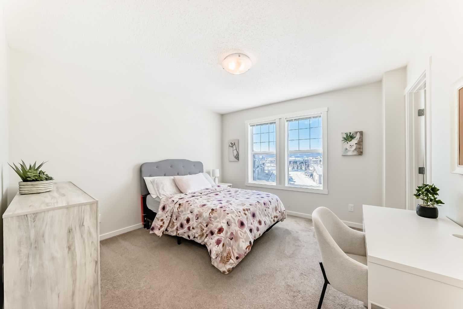 272 Cranbrook Square SE