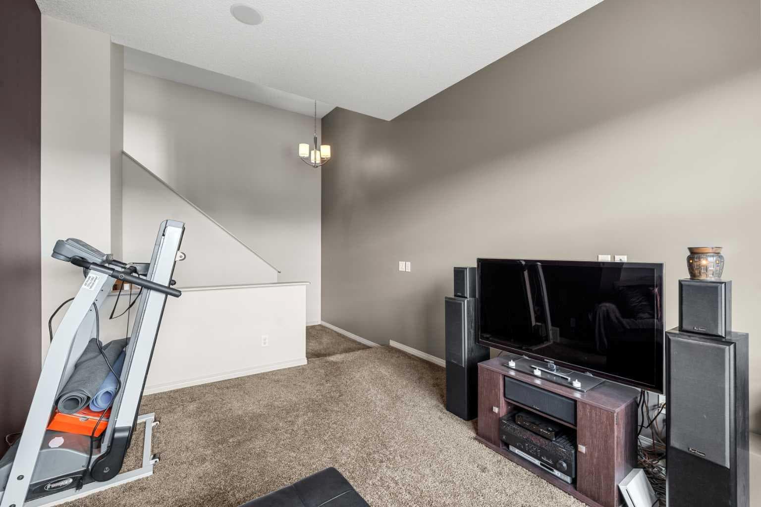 158 Skyview Point Crescent NE