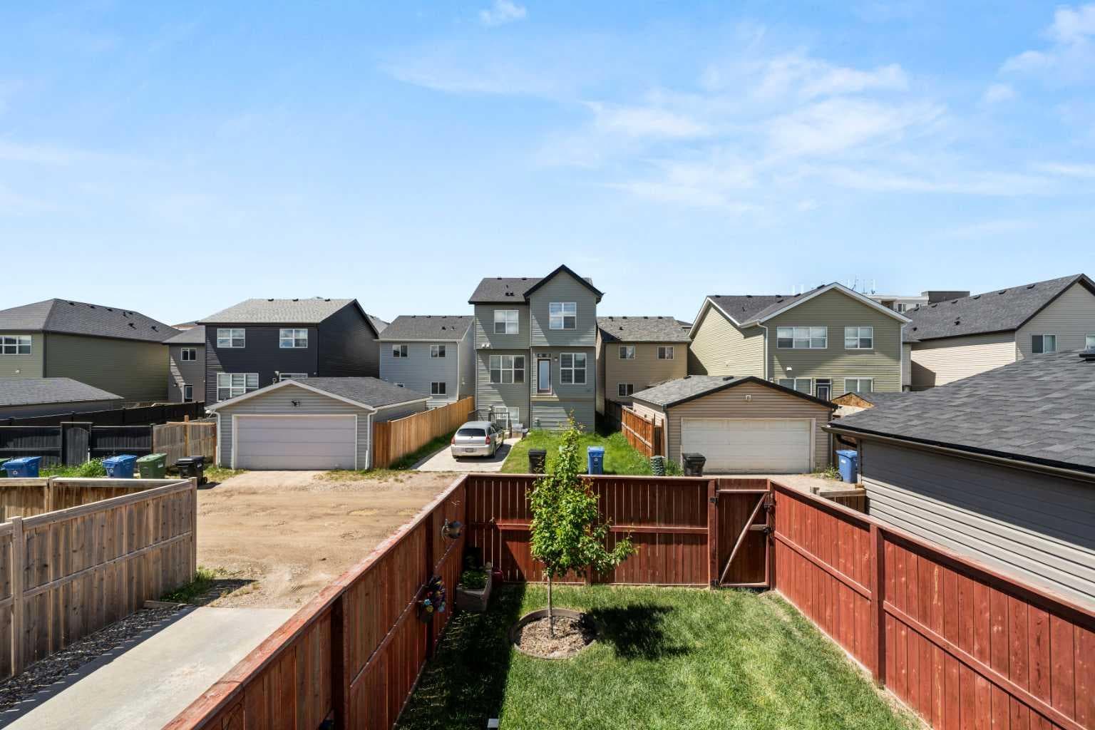 158 Skyview Point Crescent NE