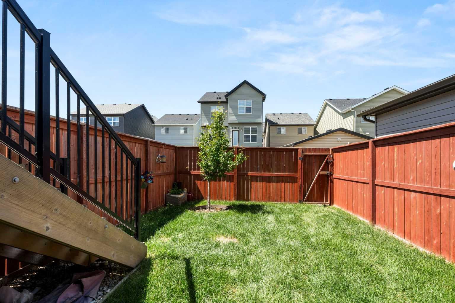 158 Skyview Point Crescent NE