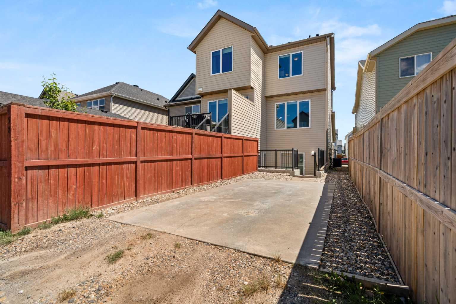 158 Skyview Point Crescent NE