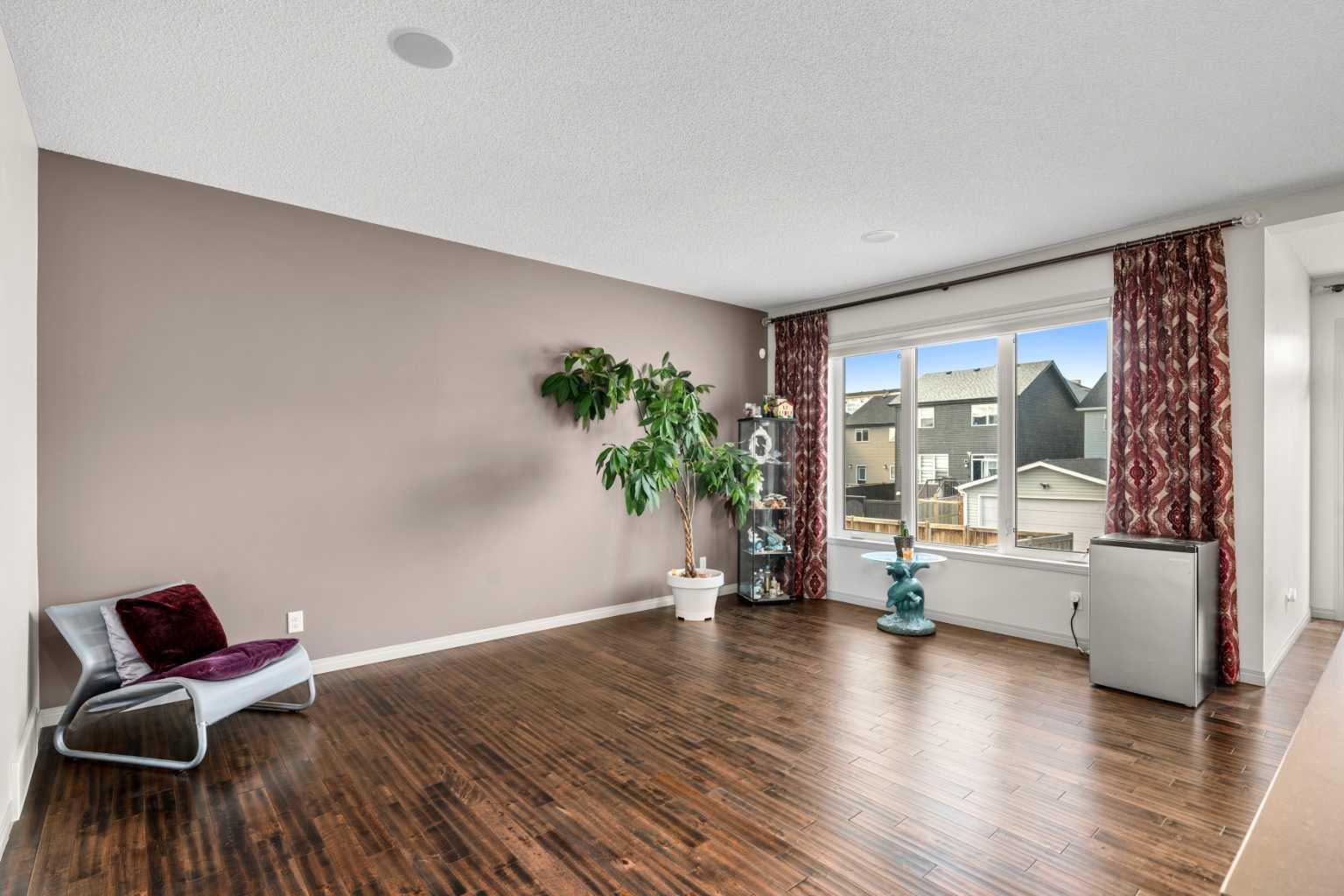 158 Skyview Point Crescent NE