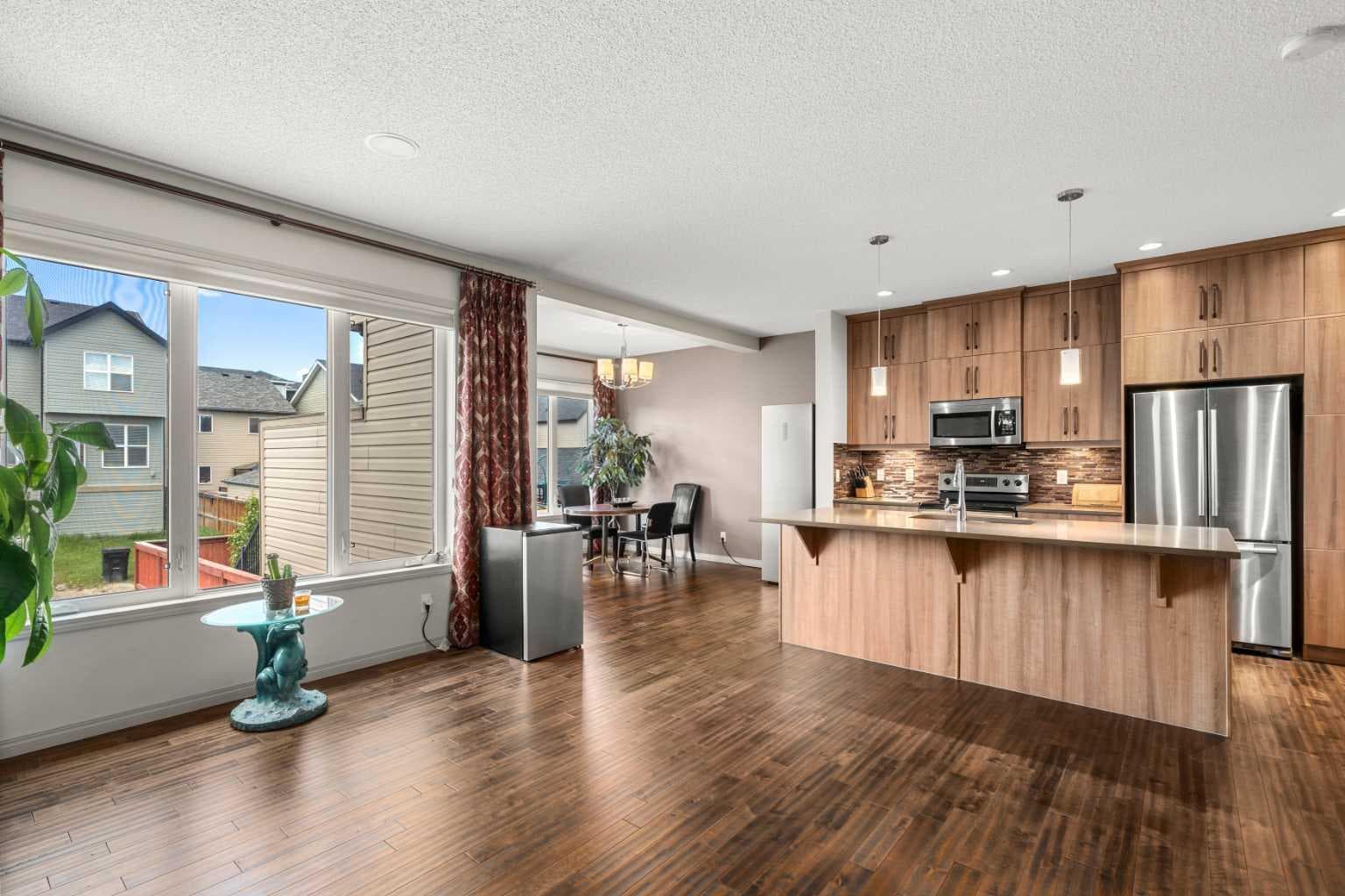 158 Skyview Point Crescent NE