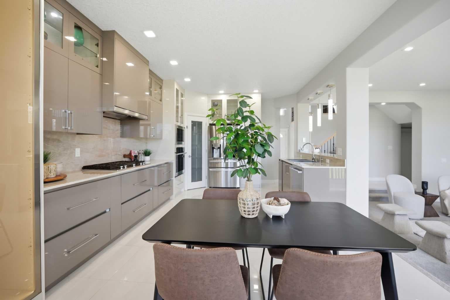 1433 Strathcona Drive SW