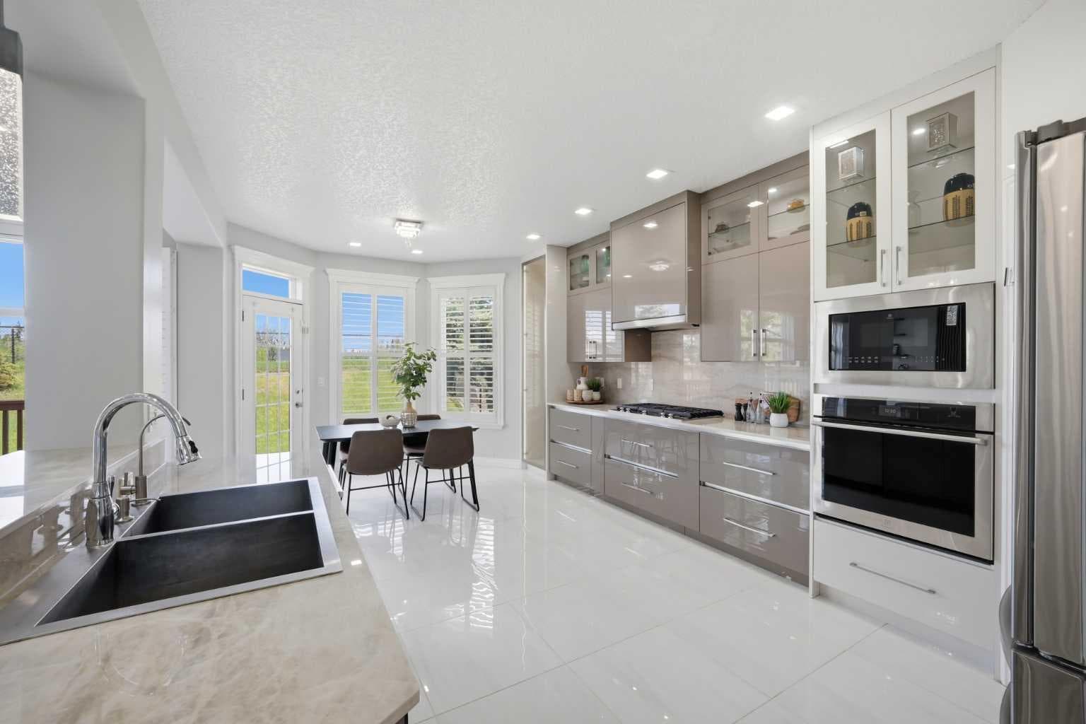 1433 Strathcona Drive SW
