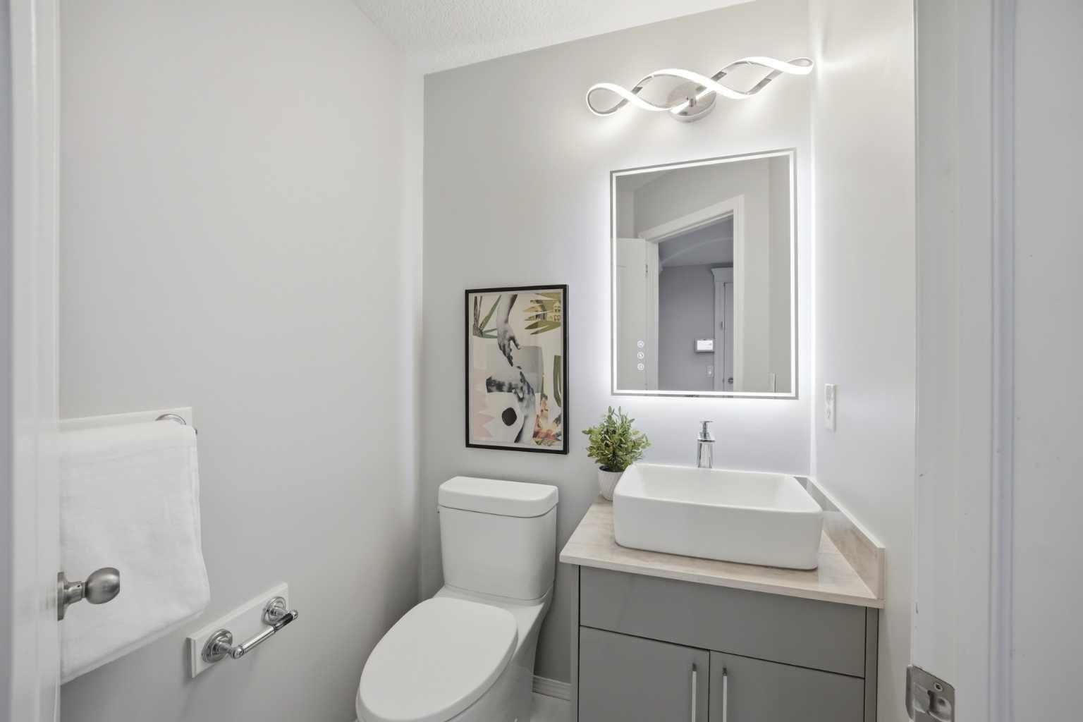 1433 Strathcona Drive SW