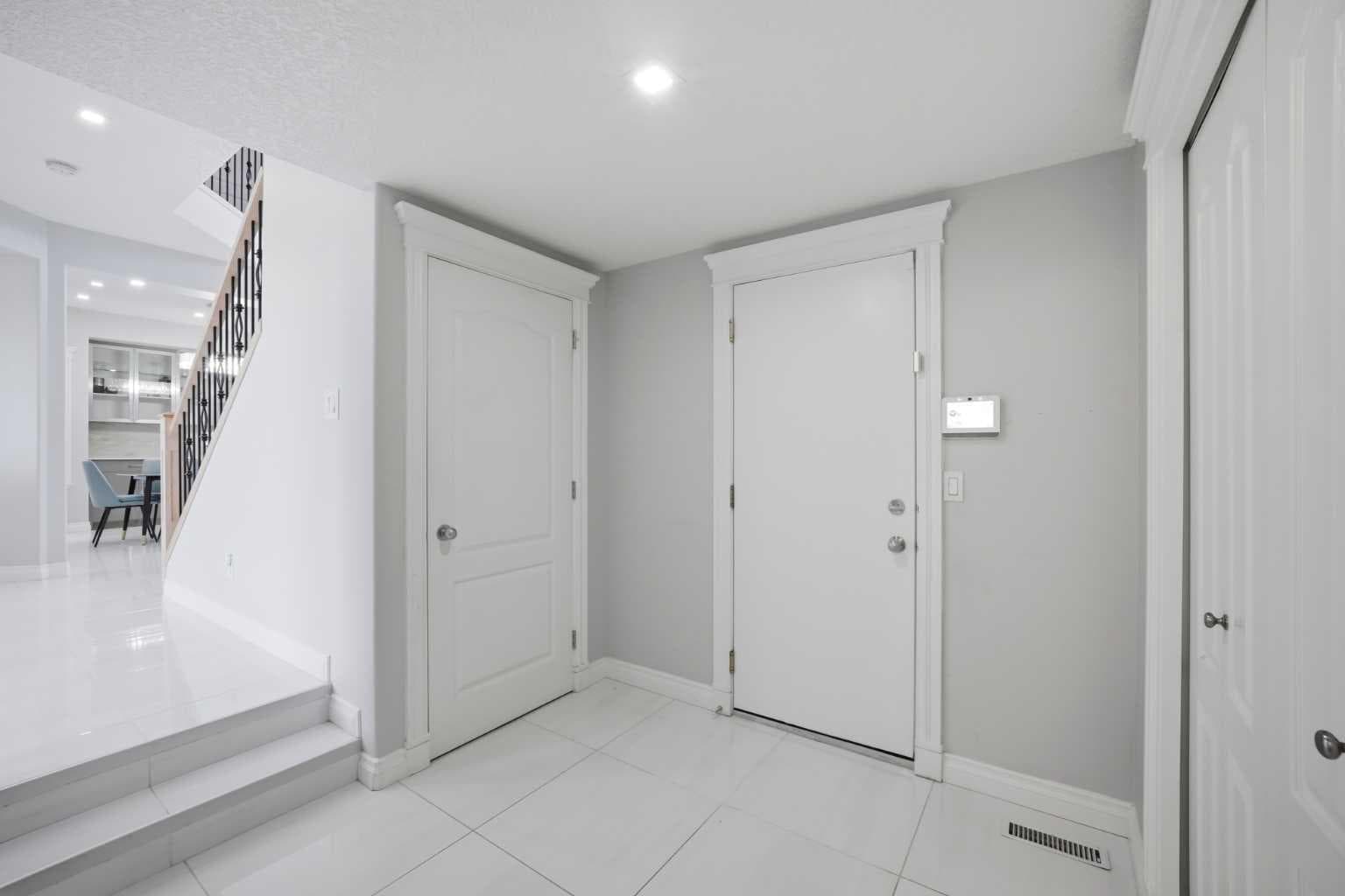 1433 Strathcona Drive SW