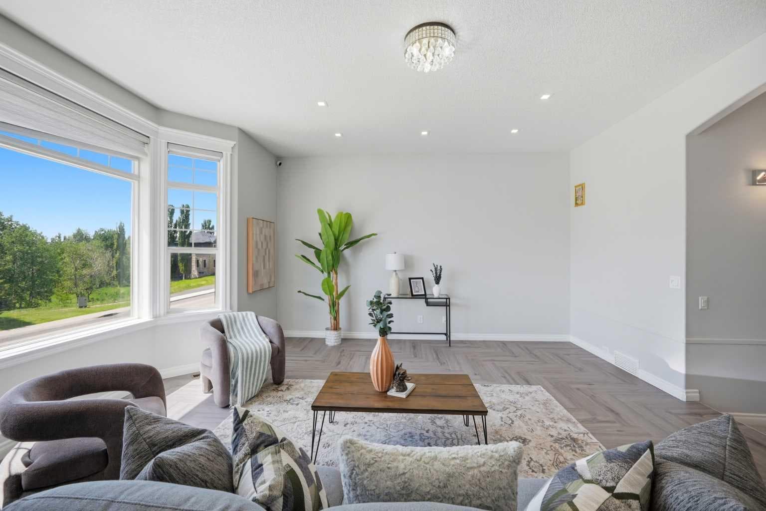 1433 Strathcona Drive SW