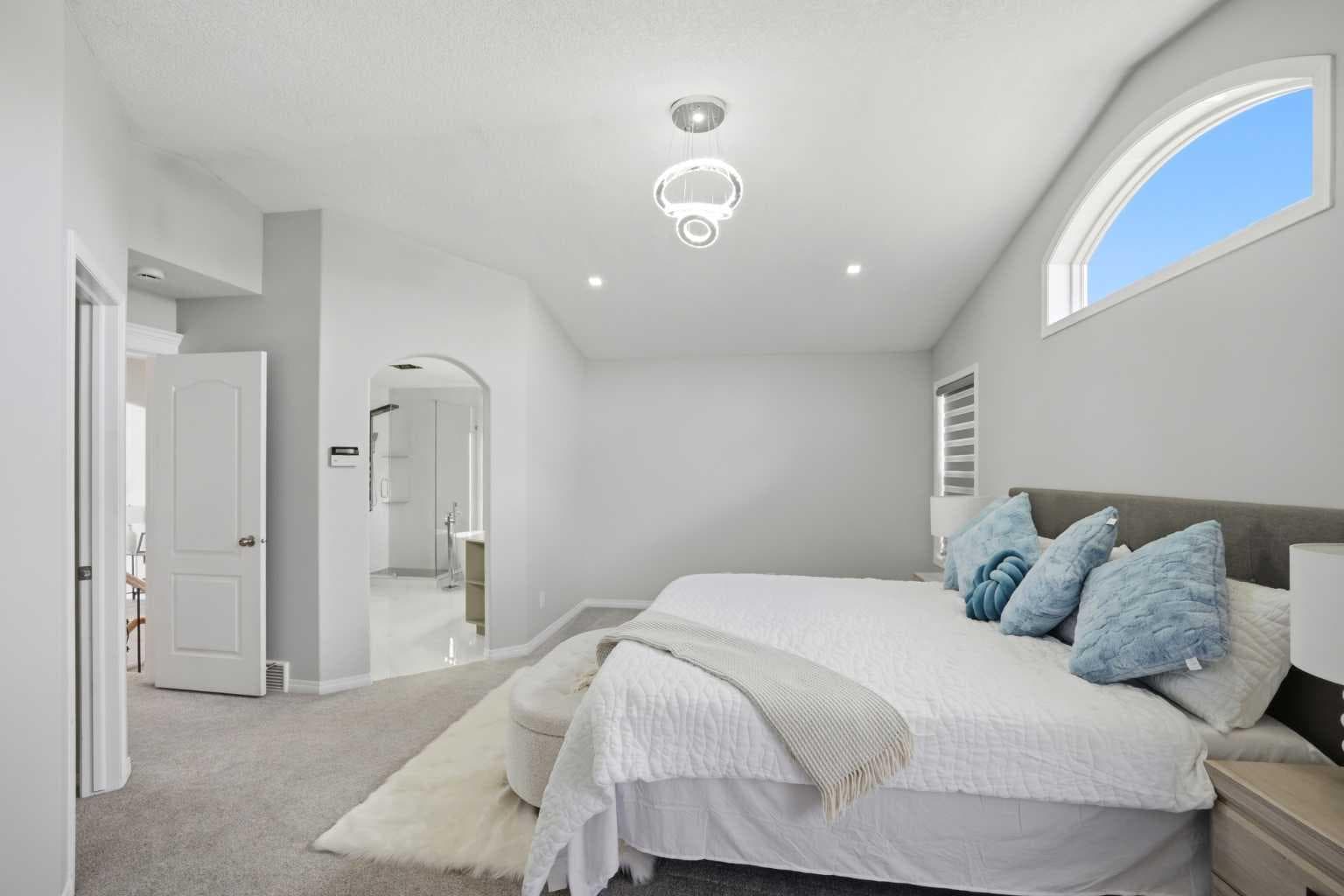 1433 Strathcona Drive SW