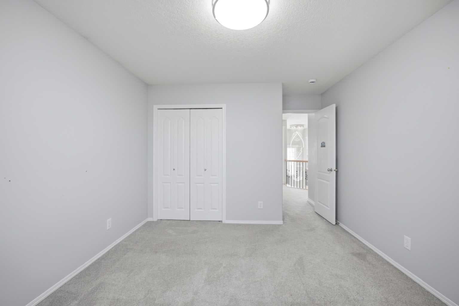 1433 Strathcona Drive SW