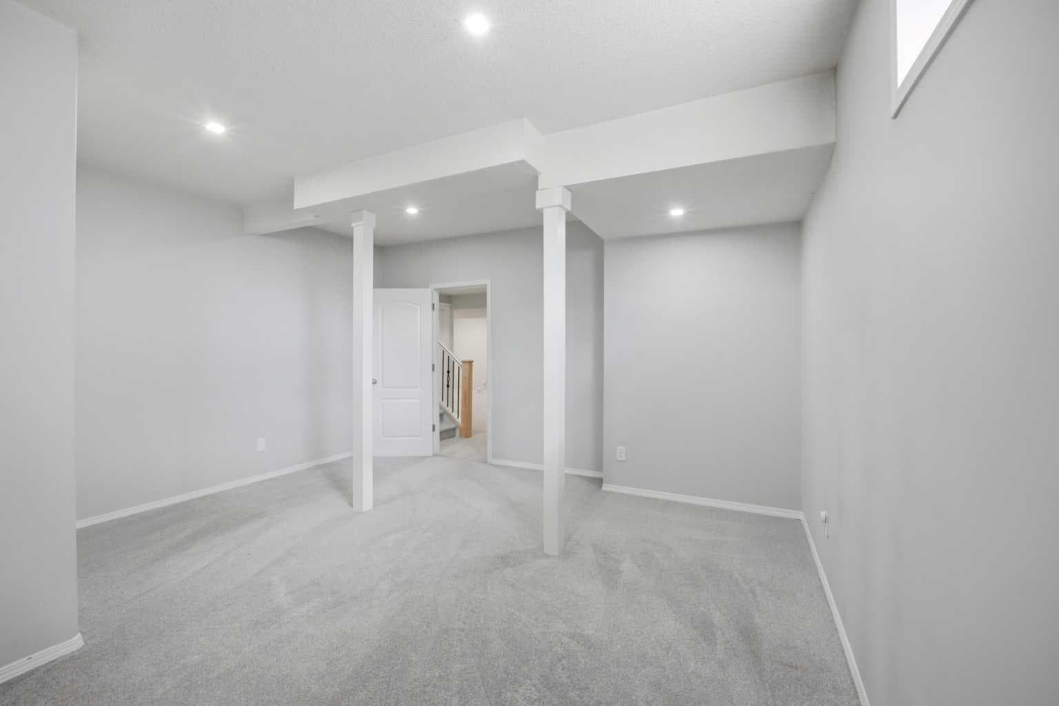 1433 Strathcona Drive SW