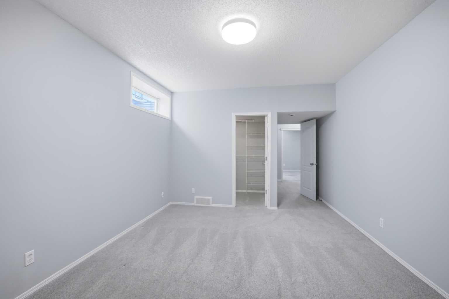1433 Strathcona Drive SW