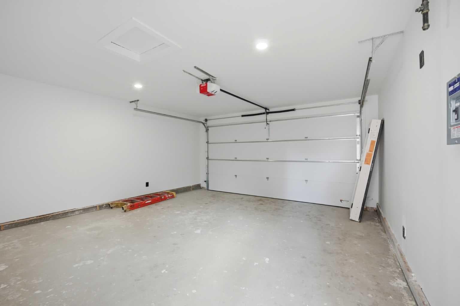 1433 Strathcona Drive SW