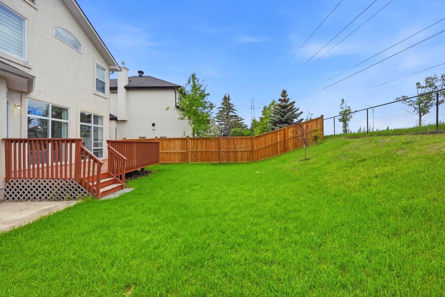 1433 Strathcona Drive SW