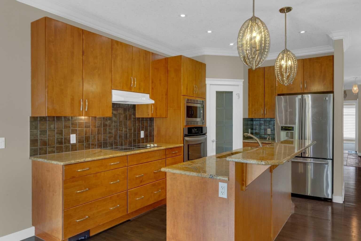 8 Bridle Estates Manor SW