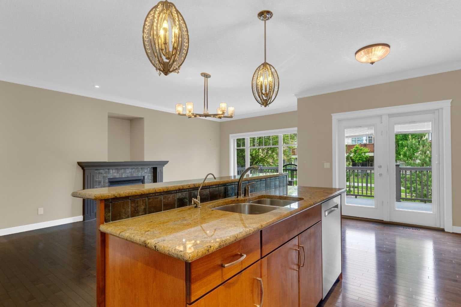 8 Bridle Estates Manor SW