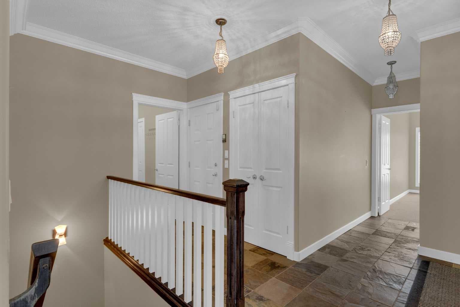 8 Bridle Estates Manor SW