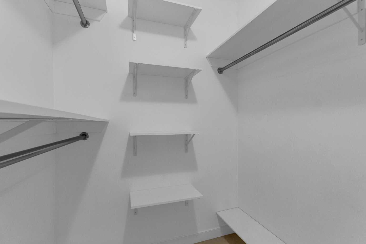 8 Bridle Estates Manor SW