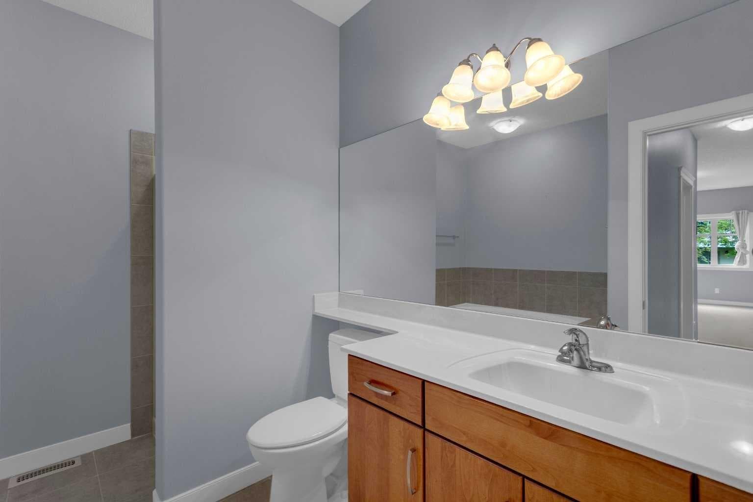 8 Bridle Estates Manor SW