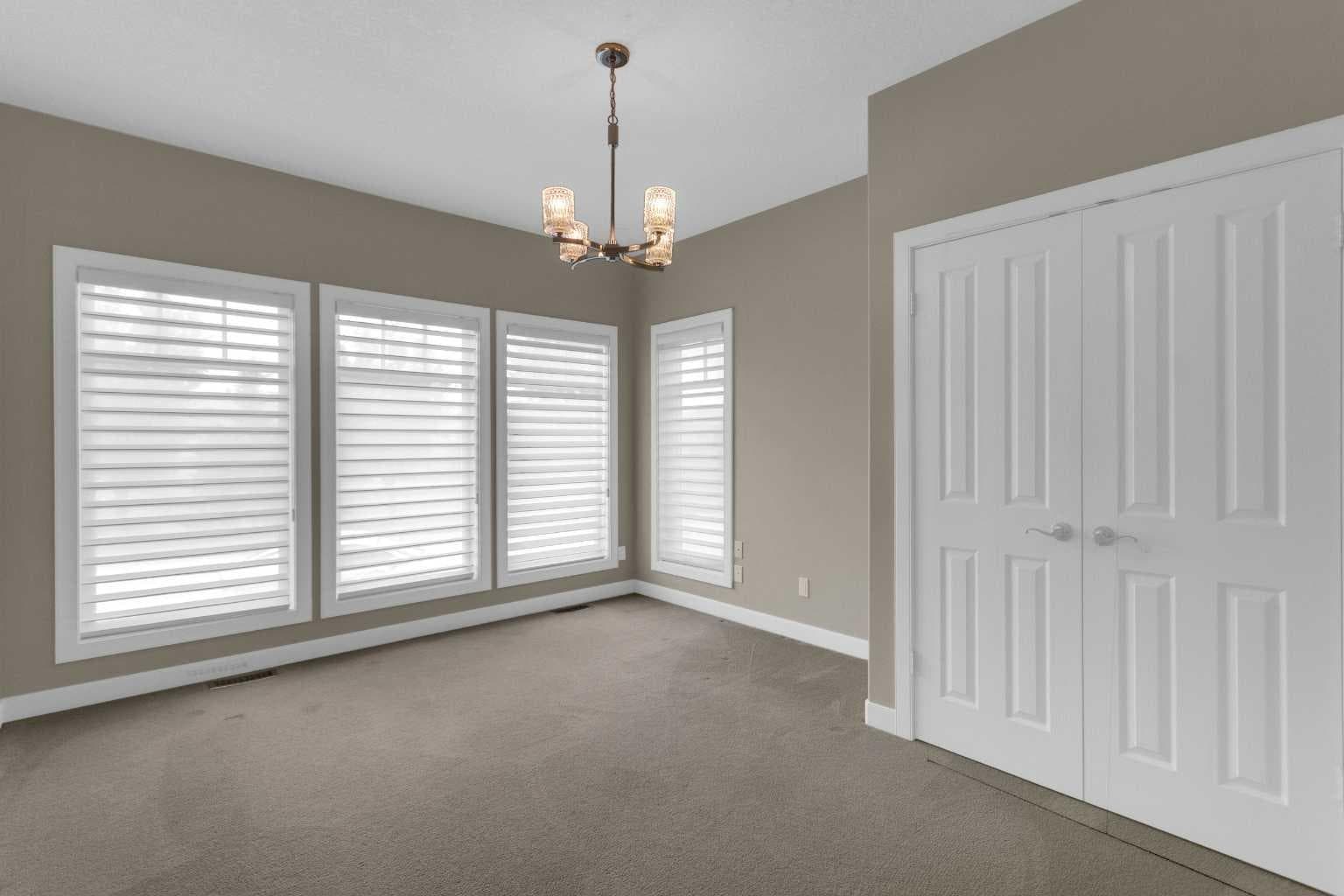 8 Bridle Estates Manor SW