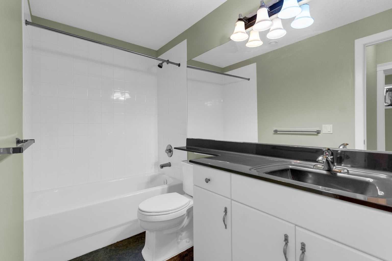 8 Bridle Estates Manor SW