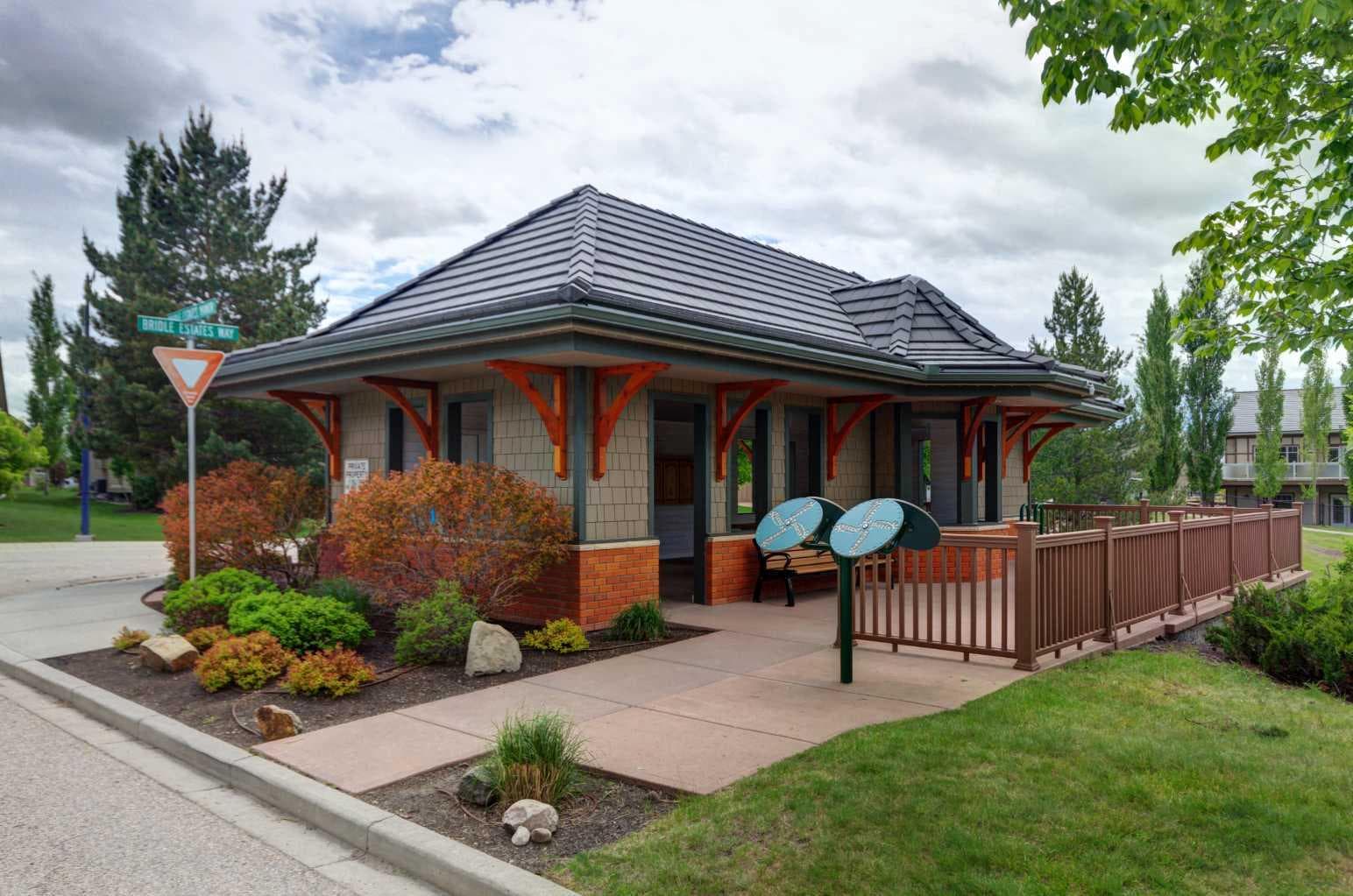 8 Bridle Estates Manor SW