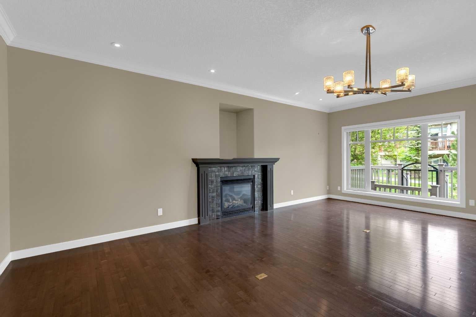 8 Bridle Estates Manor SW