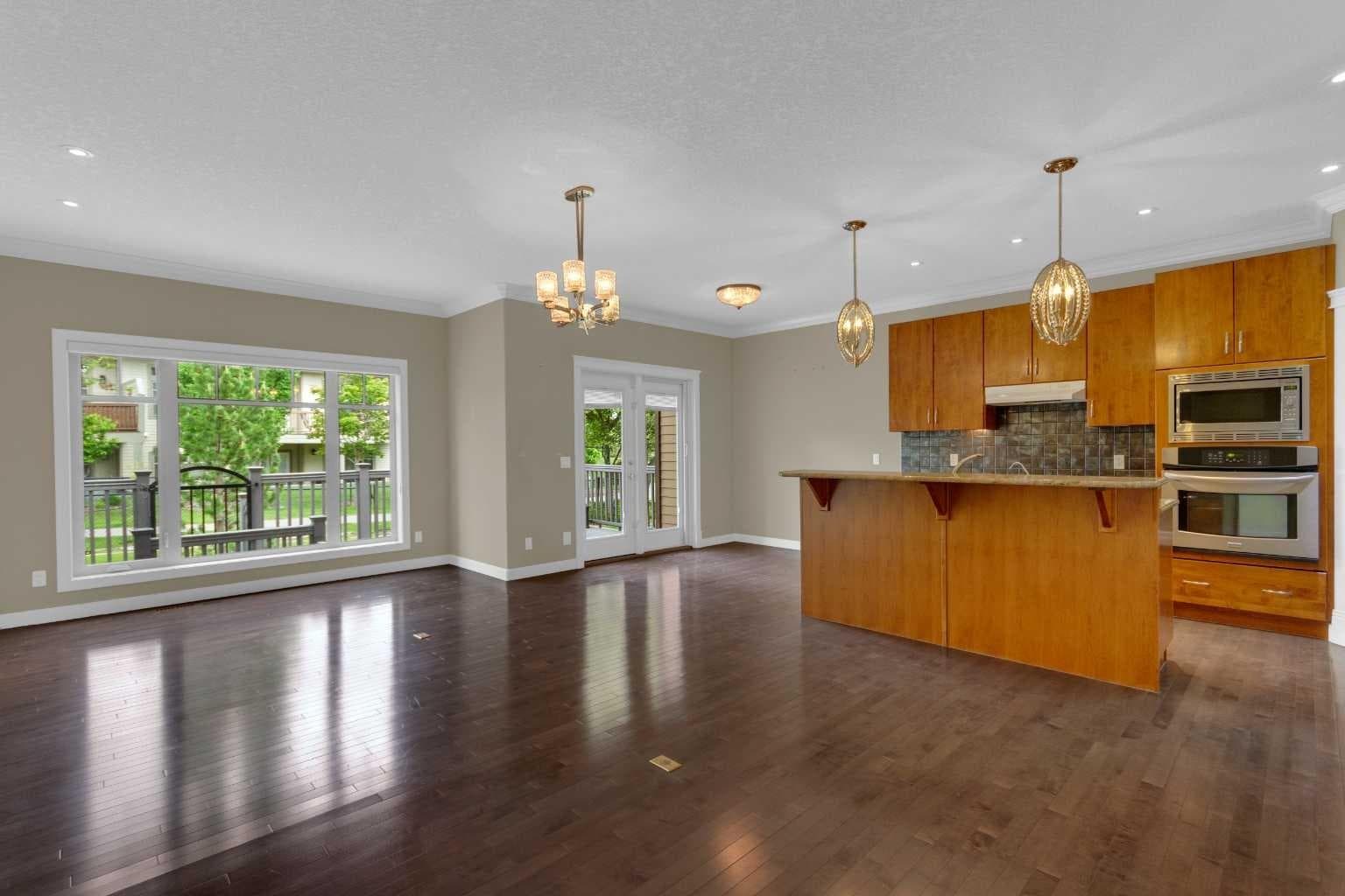 8 Bridle Estates Manor SW